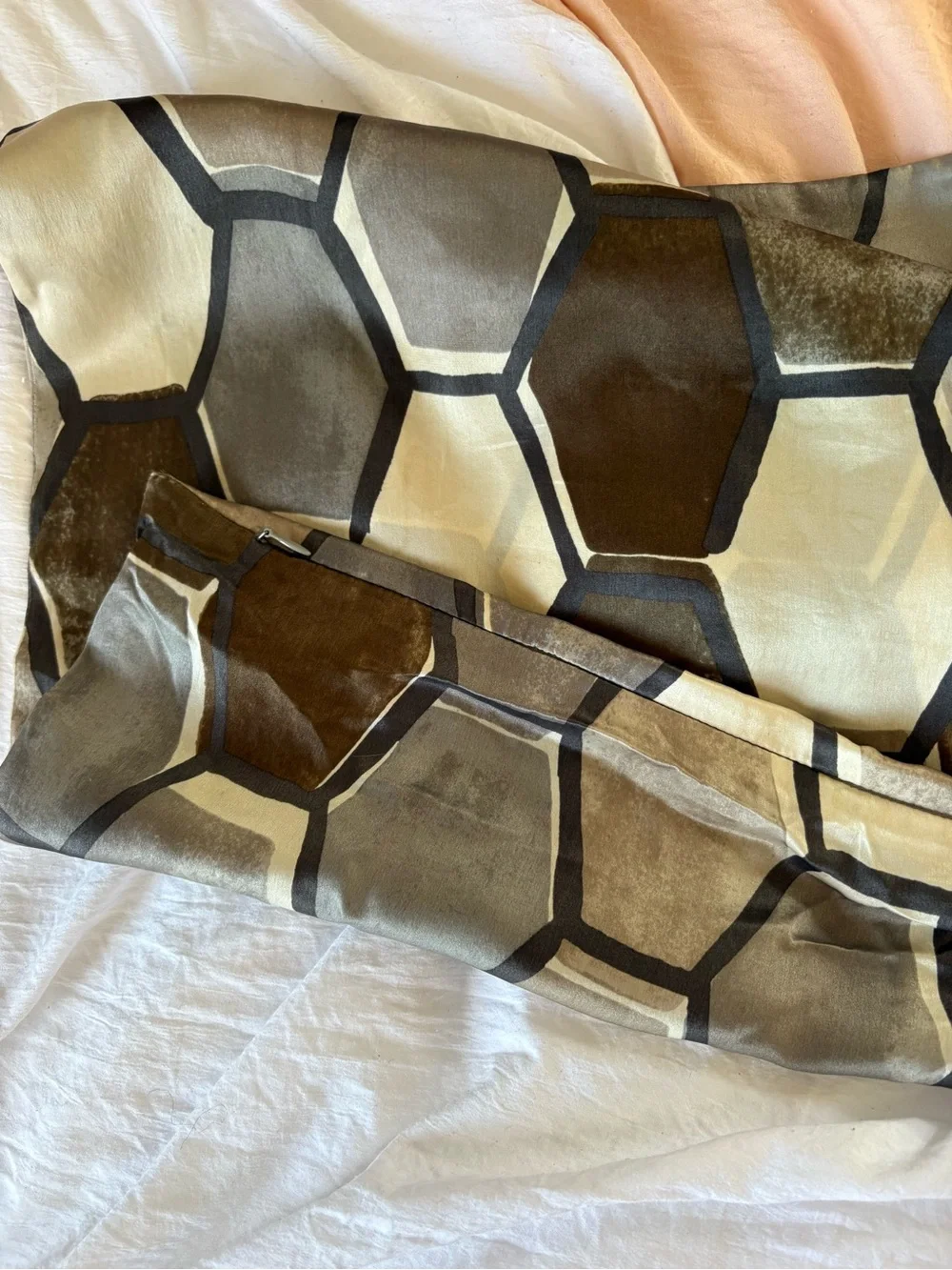 West Elm Hexagon 100% Silk 20*20 Pillow Cover Zip Up Beige Grey Brown